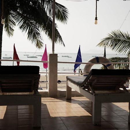 Saritas Guest House - Bogmalo Beach エクステリア 写真