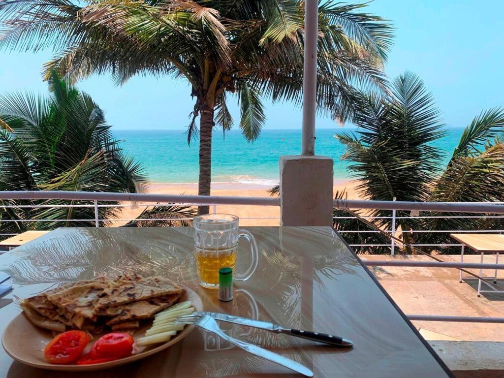 Saritas Guest House - Bogmalo Beach エクステリア 写真