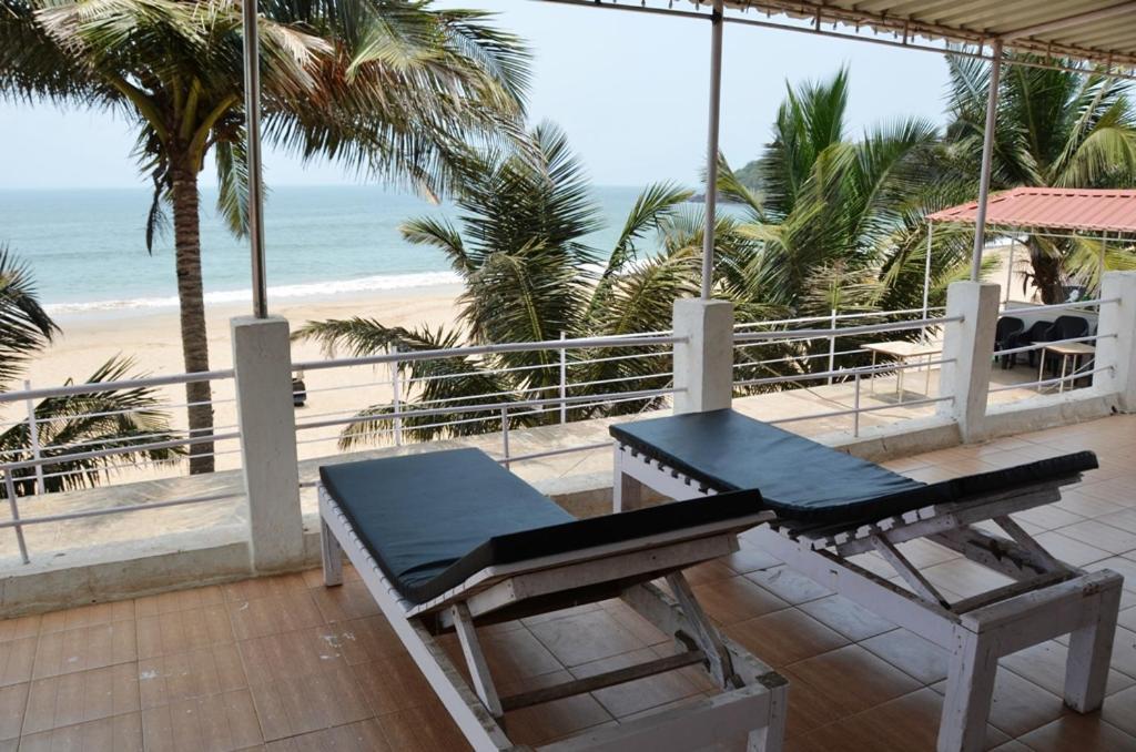 Saritas Guest House - Bogmalo Beach エクステリア 写真