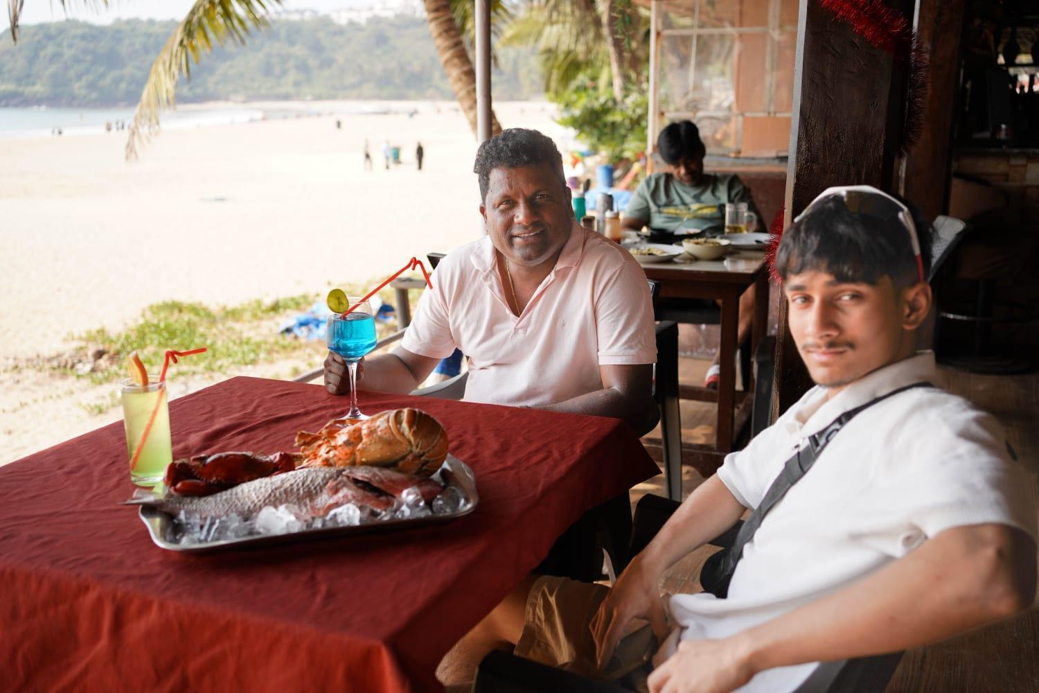 Saritas Guest House - Bogmalo Beach エクステリア 写真