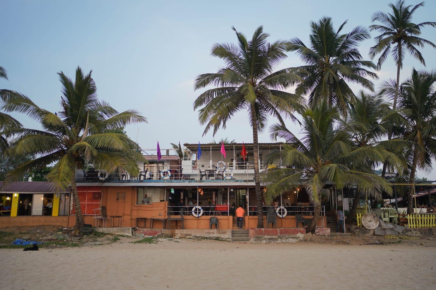 Saritas Guest House - Bogmalo Beach エクステリア 写真