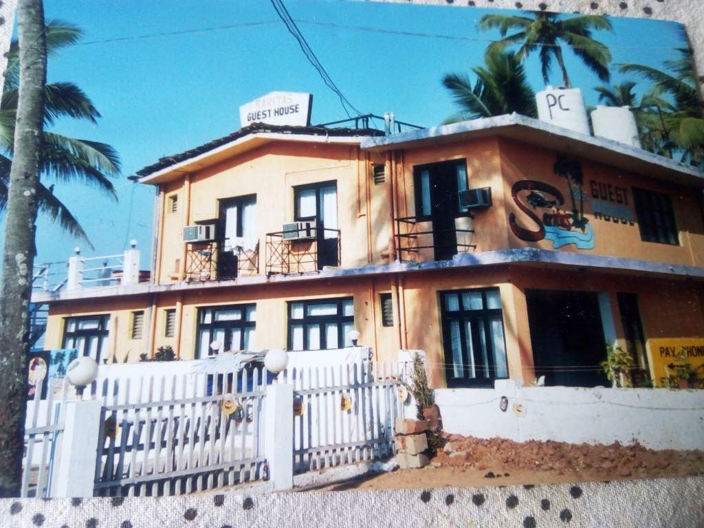 Saritas Guest House - Bogmalo Beach エクステリア 写真