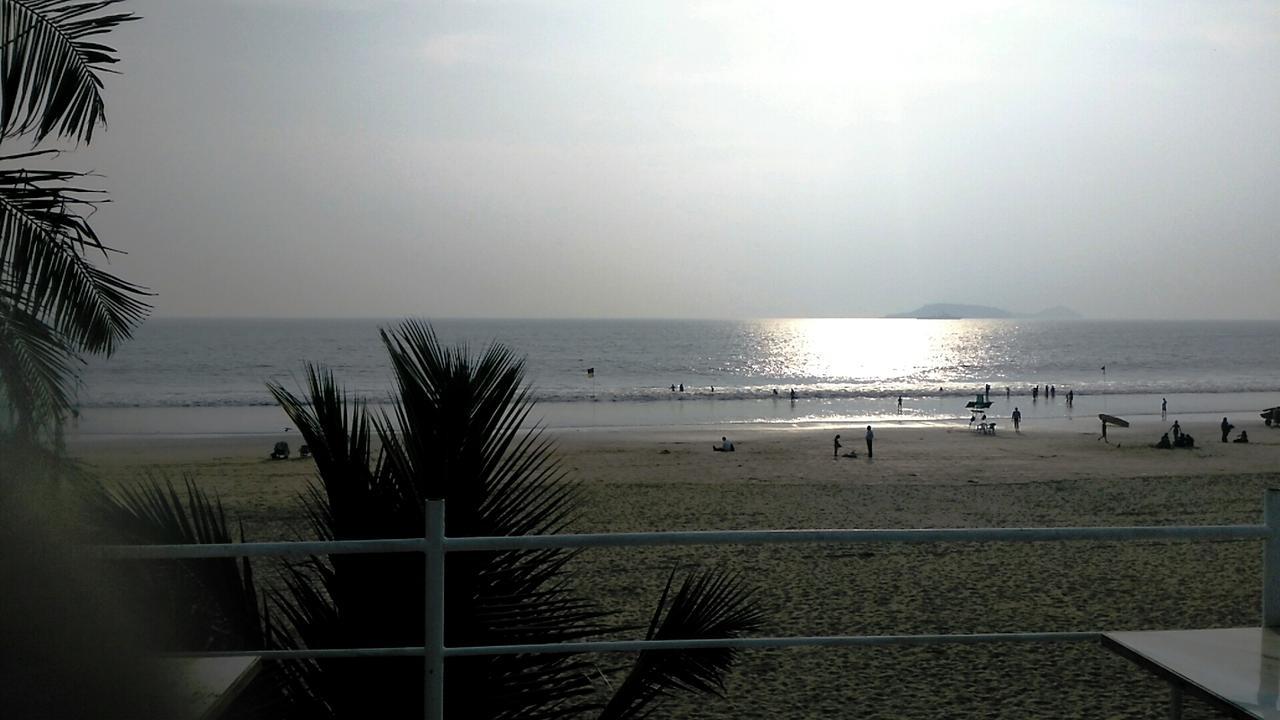 Saritas Guest House - Bogmalo Beach エクステリア 写真
