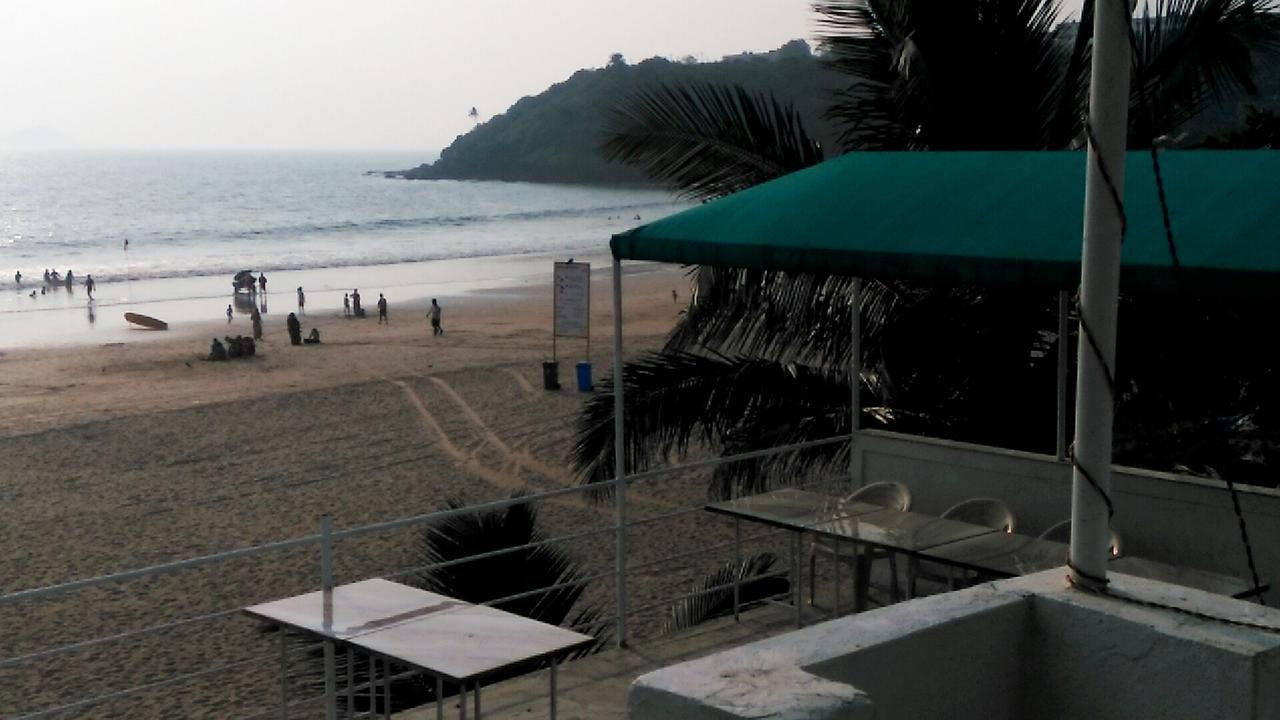 Saritas Guest House - Bogmalo Beach エクステリア 写真